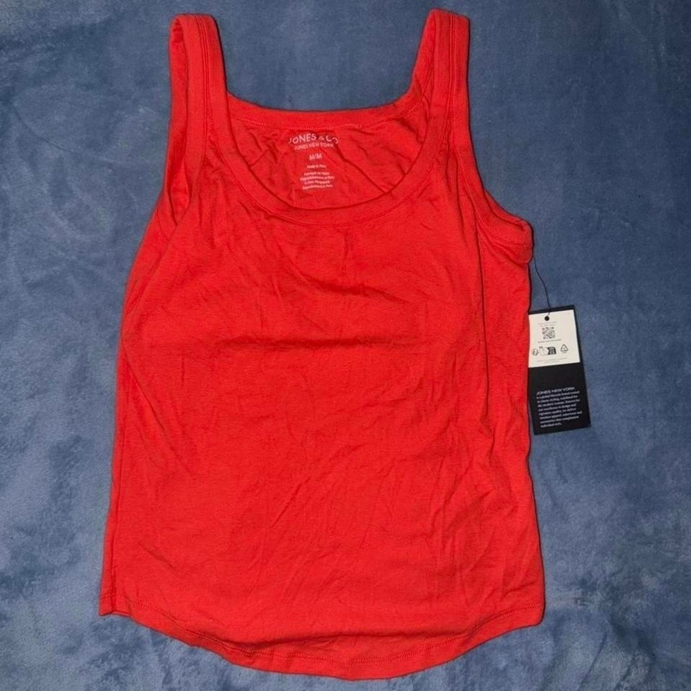 Jones & Co red tank top with built-in support women Size M